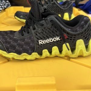 Redbox men’s sneakers size 7